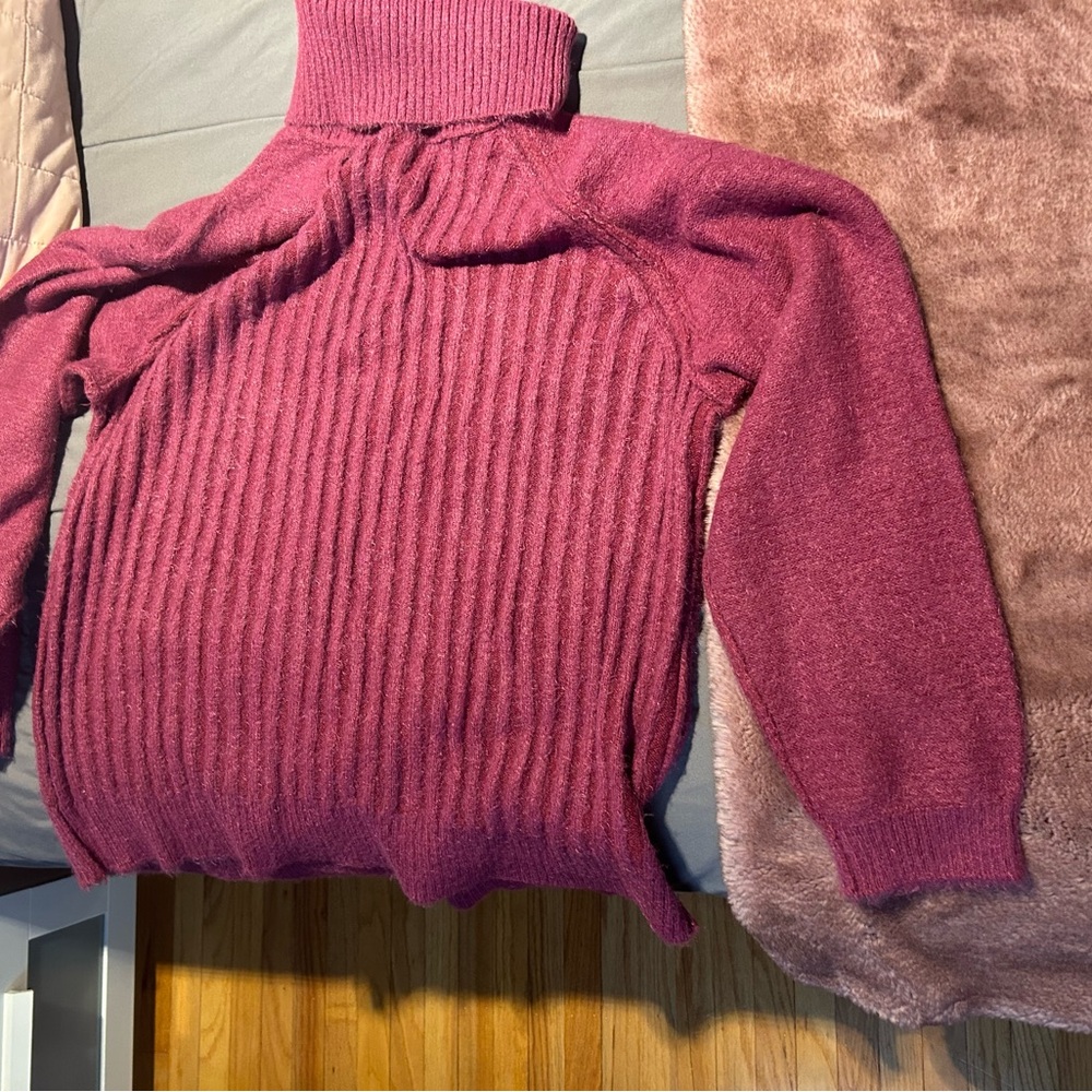 Women's Ribbed Turtleneck Sweater - Pink